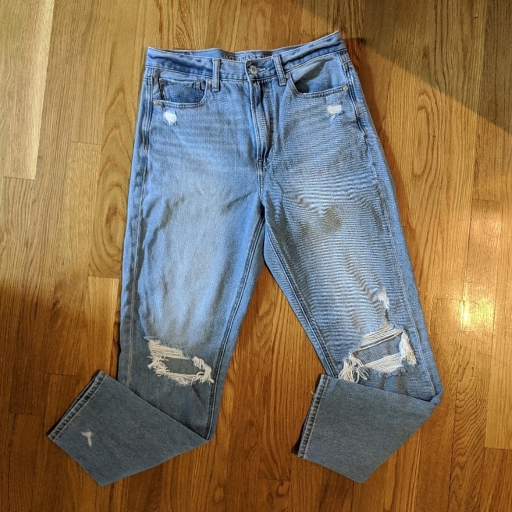 American Eagle Mom Jeans!